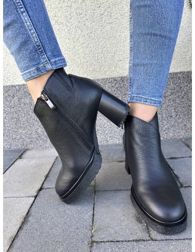 Botki czarne skóra naturalna obcas ocieplane...