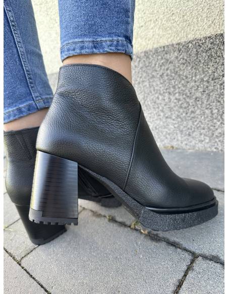 Botki czarne skóra naturalna obcas ocieplane nowość wygodne Lamanti 1015