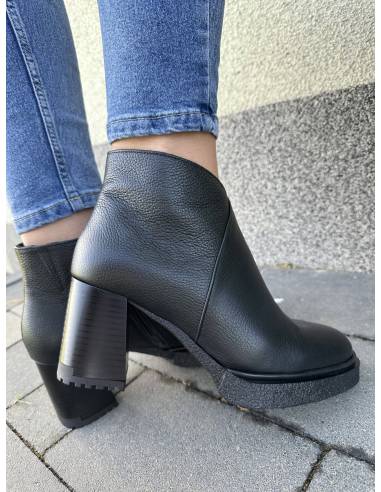 Botki czarne skóra naturalna obcas ocieplane...
