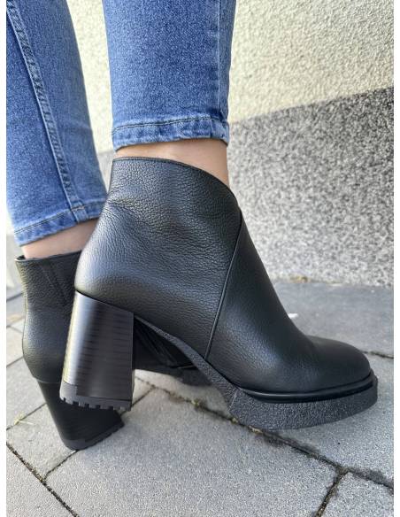 Botki czarne skóra naturalna obcas ocieplane nowość wygodne Lamanti 1015