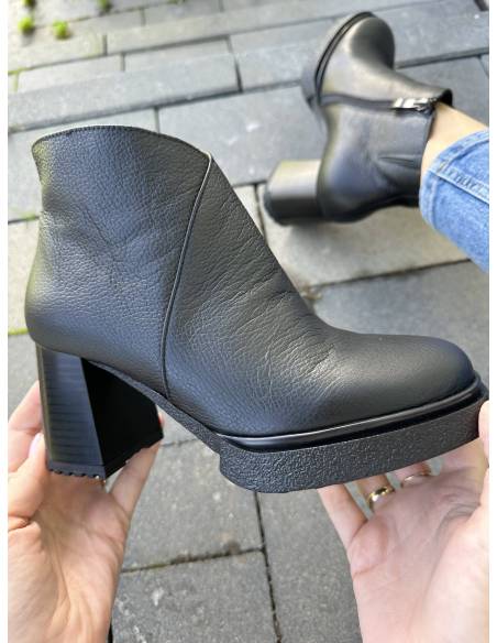 Botki czarne skóra naturalna obcas ocieplane nowość wygodne Lamanti 1015