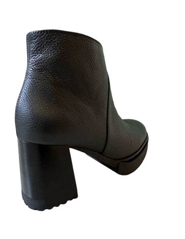 Botki czarne skóra naturalna obcas ocieplane...