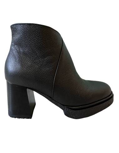 Botki czarne skóra naturalna obcas ocieplane...