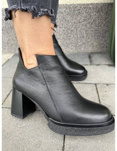 Botki czarne skóra naturalna obcas ocieplane...