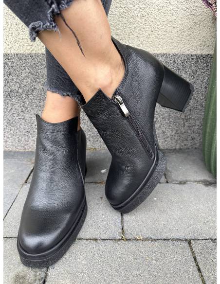 Botki czarne skóra naturalna obcas ocieplane nowość wygodne Lamanti 1016