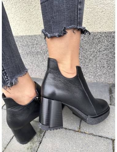 Botki czarne skóra naturalna obcas ocieplane...