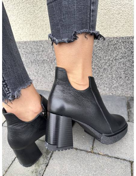 Botki czarne skóra naturalna obcas ocieplane nowość wygodne Lamanti 1016