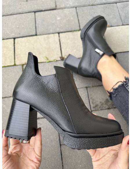 Botki czarne skóra naturalna obcas ocieplane nowość wygodne Lamanti 1016