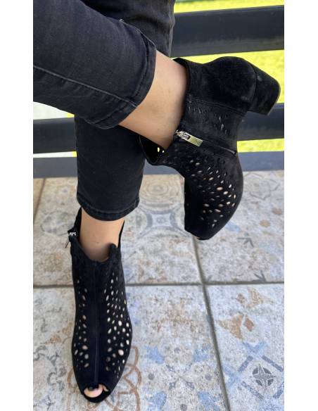 Botki ażur czarne zamsz Exquisite 1184