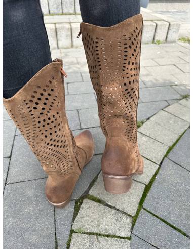 Ażurowe kozaki brązowe koniak skóra zamsz...
