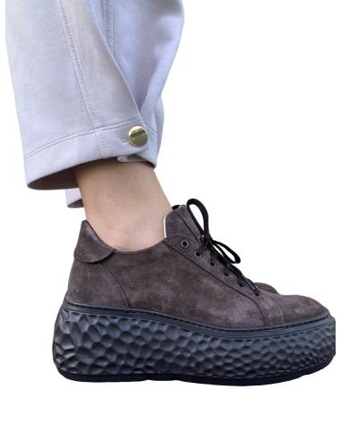 Sneakersy czekoladowe brąz platforma sznurowane...
