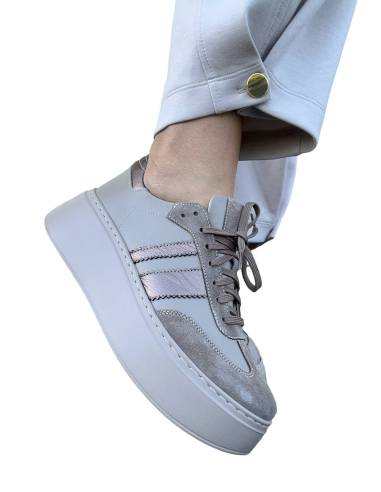Sneakersy beżowe nude na platforma sznurowane...