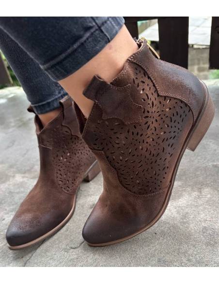 Botki brązowe skóra zamsz niski obcas ażurowe Exquisite 1130 Jula Style