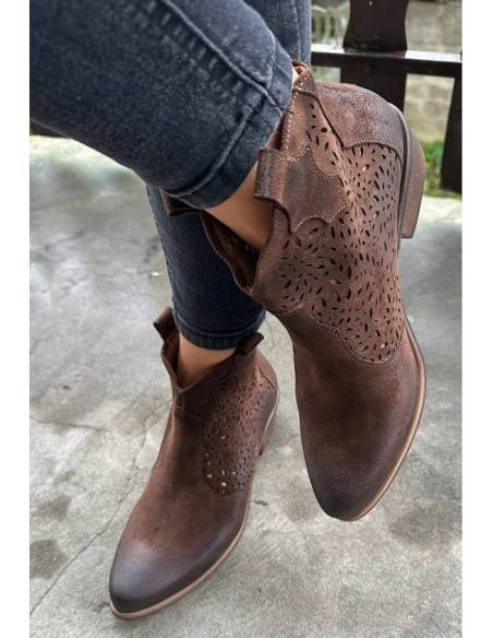 Botki brązowe skóra zamsz niski obcas ażurowe Exquisite 1130 Jula Style