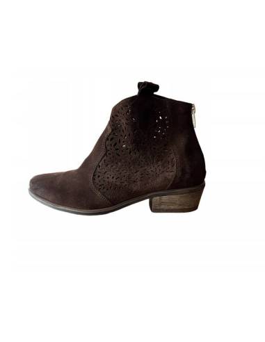 Botki brązowe skóra zamsz niski obcas ażurowe...