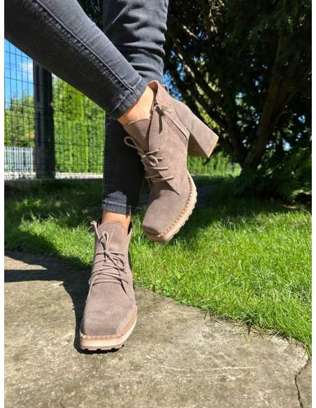 Botki damskie almond jasny brąz skóra obcas klocek jula style Exquisite 1395