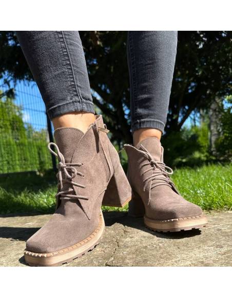 Botki damskie almond jasny brąz skóra obcas klocek jula style Exquisite 1395