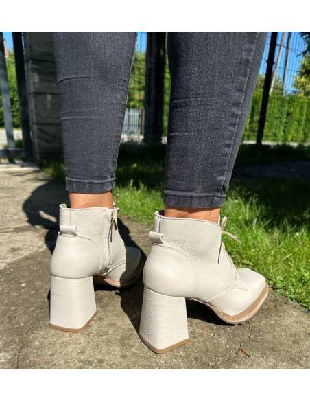 Botki damskie jasny beż ecru skóra obcas klocek Jula Style Exquisite 1395