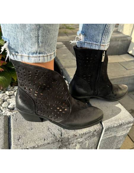 Botki kowbojki czarne skóra zamszowe obcas klocek ażurowe Exquiste 1426