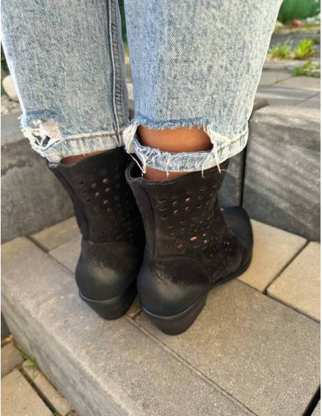 Botki kowbojki czarne skóra zamszowe obcas klocek ażurowe Exquiste 1426