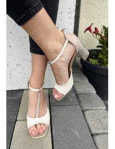 Sandałki jasne beżowe ze złotym paskiem i obcasem skóra... 2