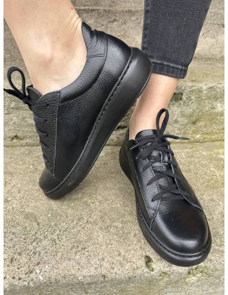 Trampki czarne adidasy wzór kolorowy napis płaska podeszwa skóra 024