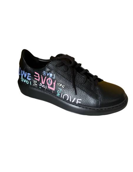 Trampki czarne adidasy wzór kolorowy napis płaska podeszwa skóra 024