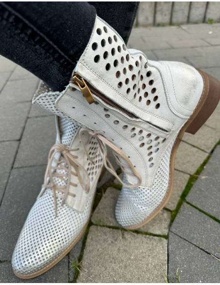 Botki damskie ażurowe białe płaska podeszwa złote Exquisite 1253 Jula Style