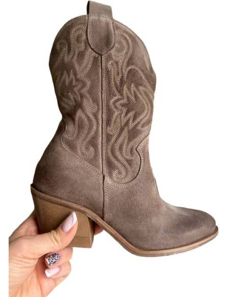 Kowbojki damskie brązowe kozaki wyszywane do połowy łydki Exquisite 1594