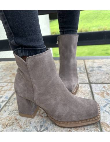 Botki ciemny beż almond skóra zamsz obcas...