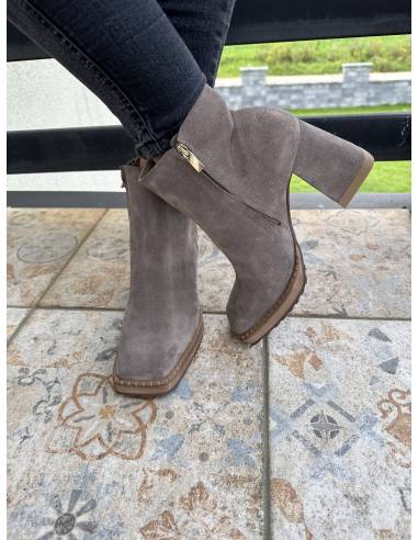 Botki ciemny beż almond skóra zamsz obcas...