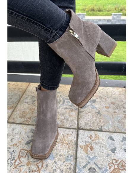 Botki ciemny beż almond skóra zamsz obcas klocek Jula style Exquisite 1476