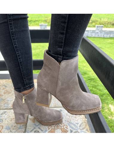 Botki ciemny beż almond skóra zamsz obcas...