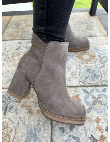 Botki ciemny beż almond skóra zamsz obcas...