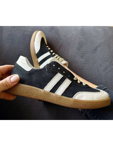 Adidasy czarne beżowe paski skórzane kauczukowa podeszwa 1068 MUST HAVE