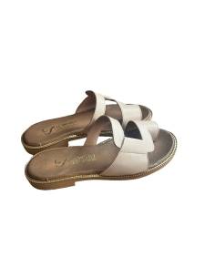 Klapki beżowe złote zdobienia paski skóra płaska podeszwa... 2