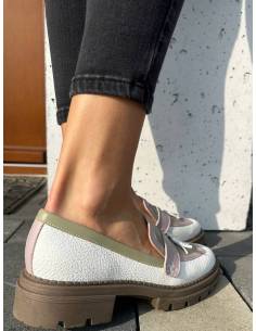 Białe modne mokasyny skóra podeszwa traper ozdoba frędzle... 2