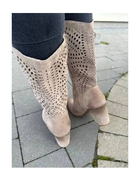 Ażurowe kozaki beżowe Exquisite 1244