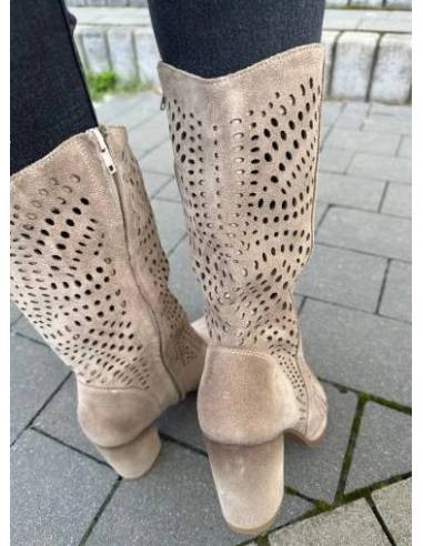 Ażurowe kozaki beżowe Exquisite 1244