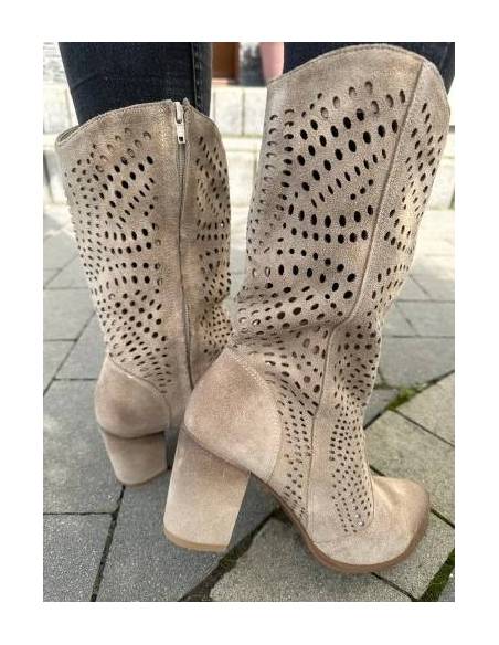 Ażurowe kozaki beżowe Exquisite 1244