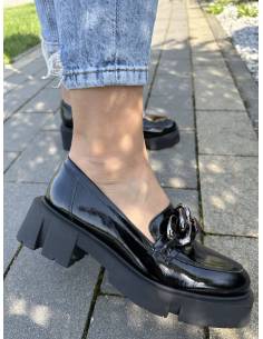 Mokasyny czarne skóra lakierowana łańcuch Di Primo 147 2